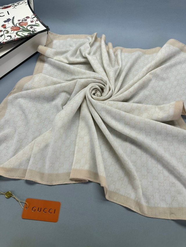 Платок 23050473