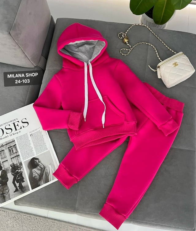 Спортивный костюм 23056908