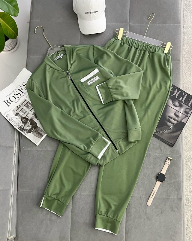 Спортивный костюм 23056728