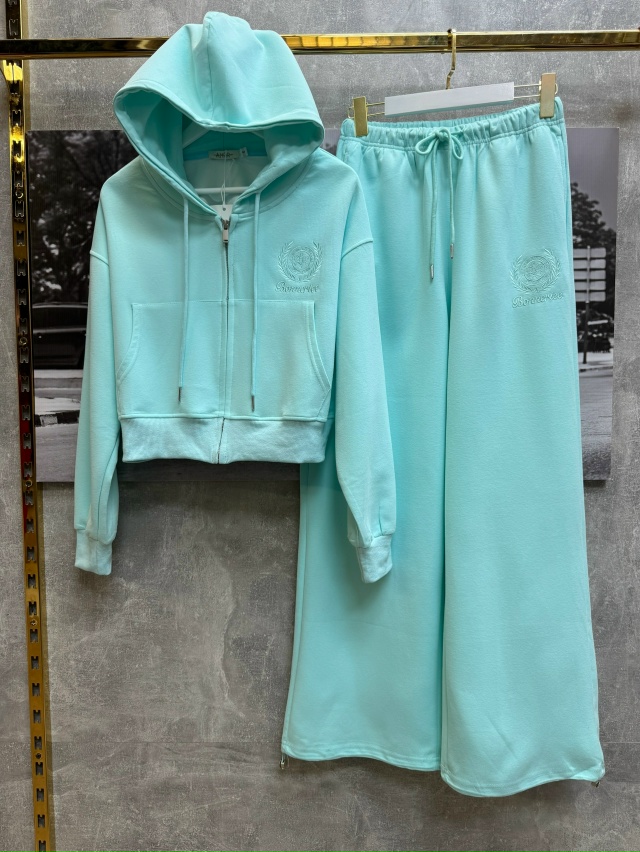 Спортивный костюм 23058875