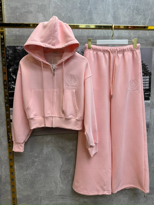 Спортивный костюм 23058875