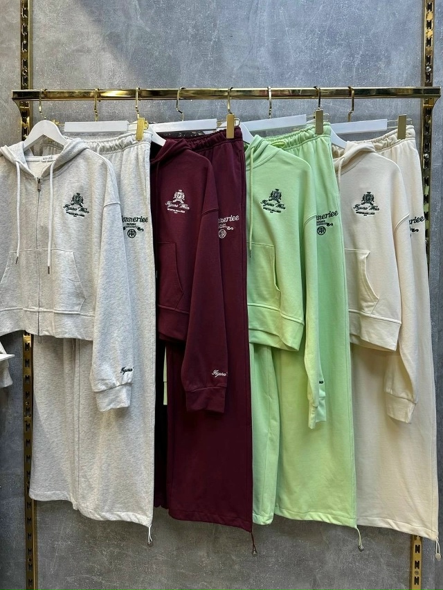 Спортивный костюм 23059697