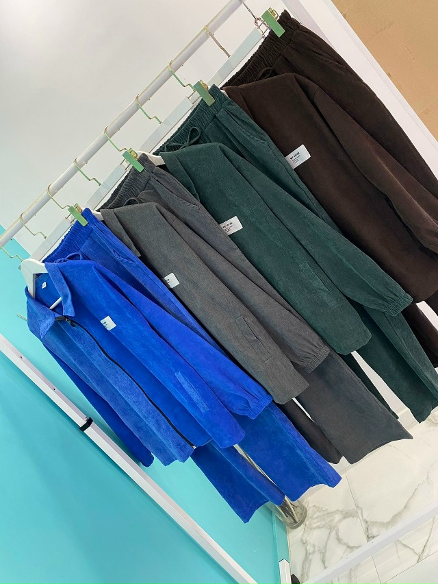 Спортивный костюм 23062553