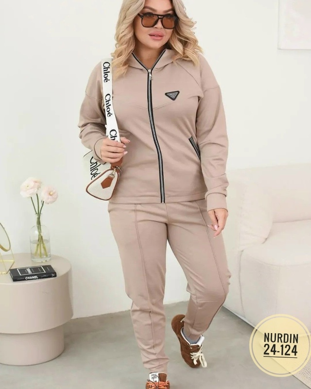 Спортивный костюм 23067983