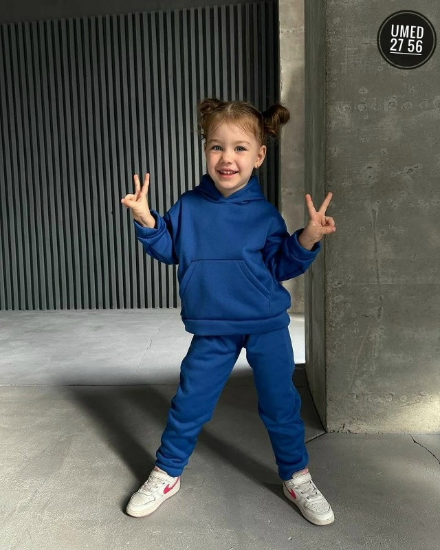 Спортивный костюм 23068376