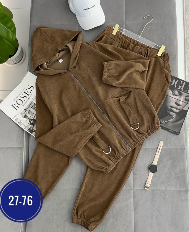 Спортивный костюм 23069340