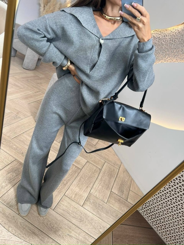 Спортивный костюм 23069959