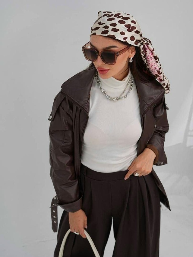 Спортивный костюм 23070952