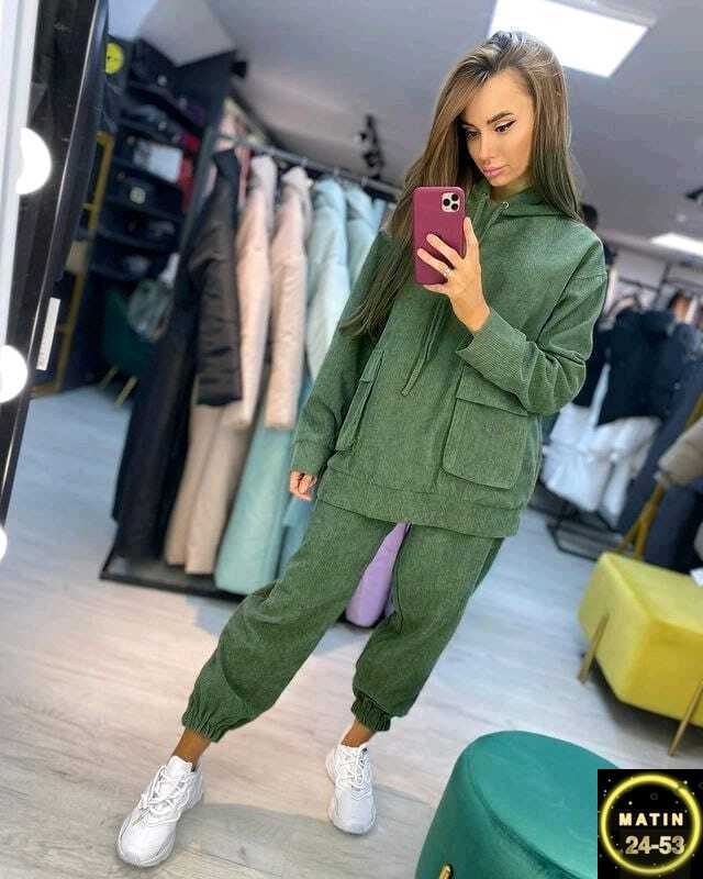 Спортивный костюм 23071679