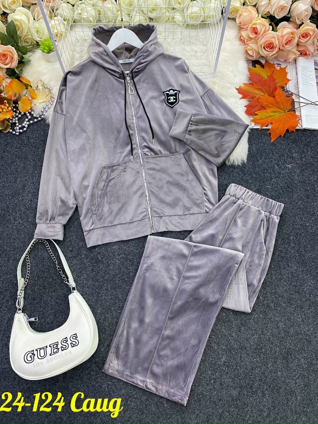 Спортивный костюм 23076628