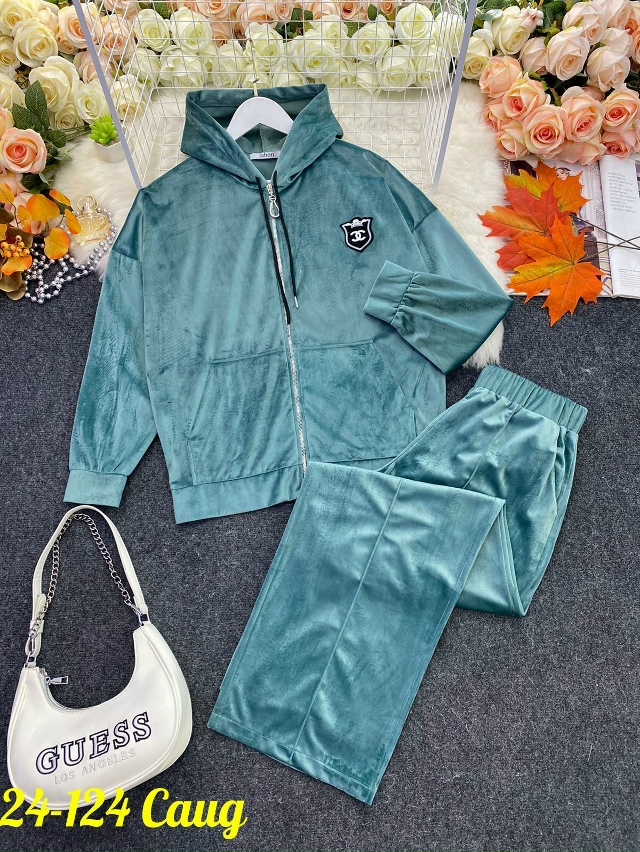 Спортивный костюм 23076628