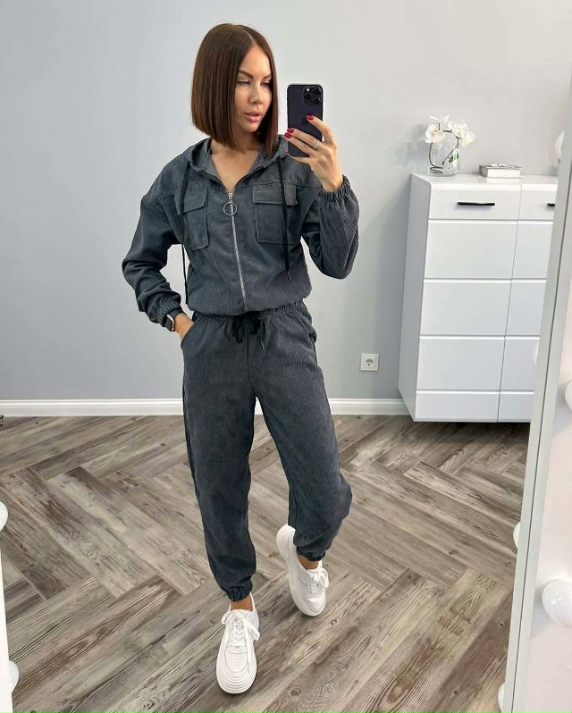 Спортивный костюм 23076661