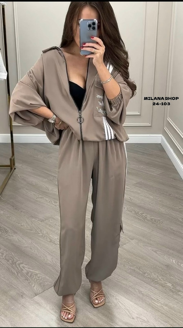 Спортивный костюм 23076405