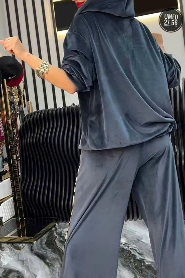 Спортивный костюм 23080162