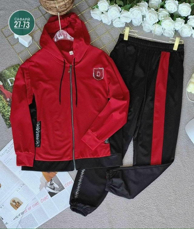 Спортивный костюм 23082646