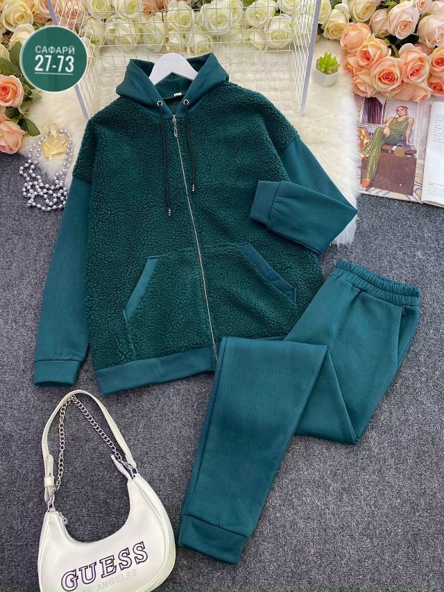 Спортивный костюм 23086804