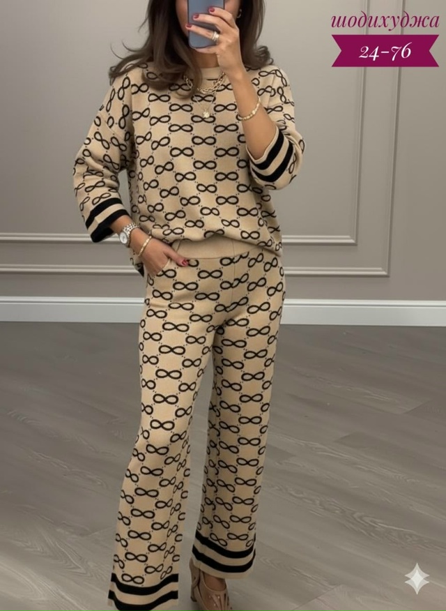 Спортивный костюм 23088379