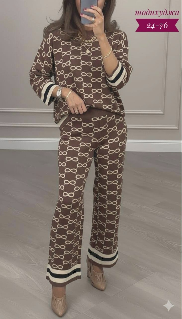 Спортивный костюм 23088379