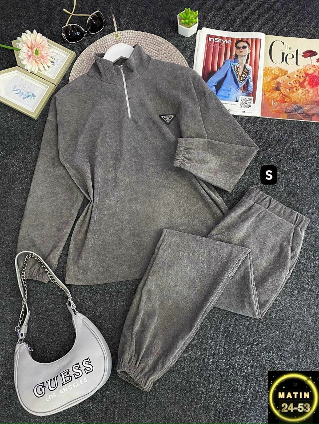 Спортивный костюм 23093601