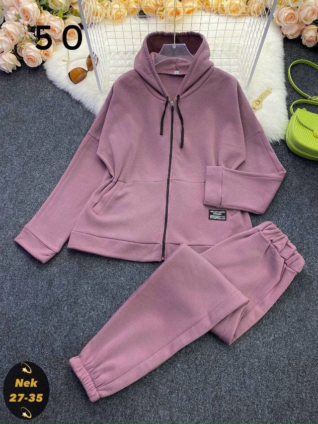 Спортивный костюм 23108678