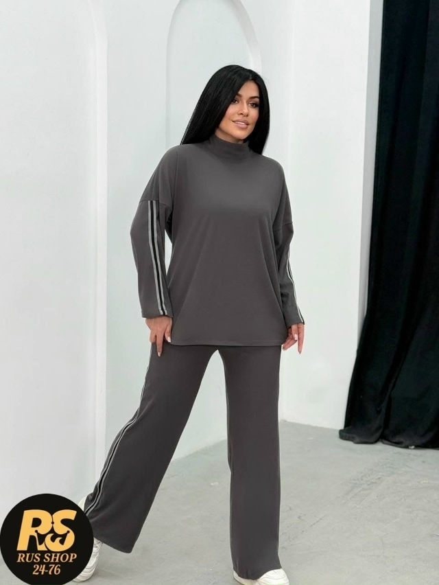 Спортивный костюм 23108939