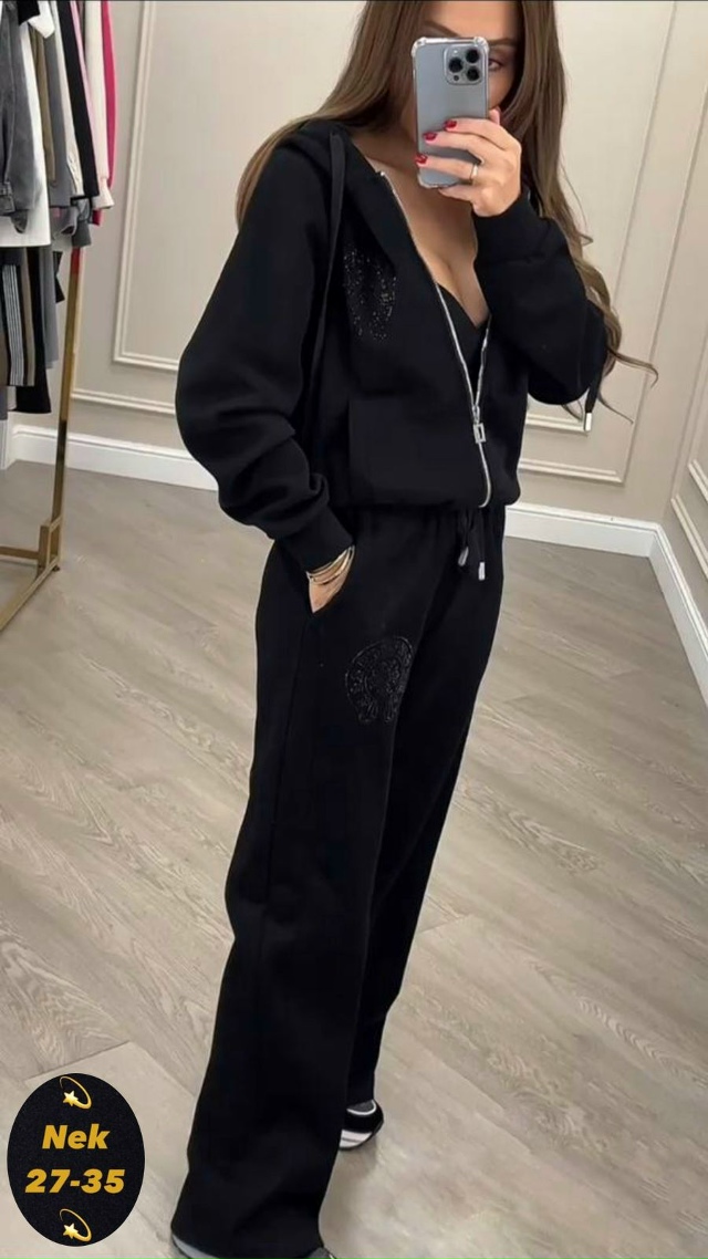 Спортивный костюм 23108929