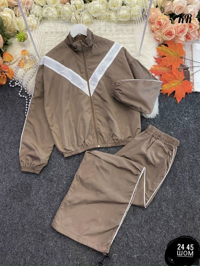 Спортивный костюм 23115442