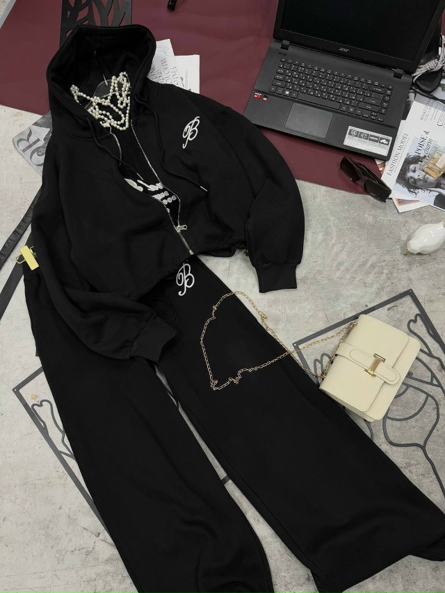 Спортивный костюм 23115340