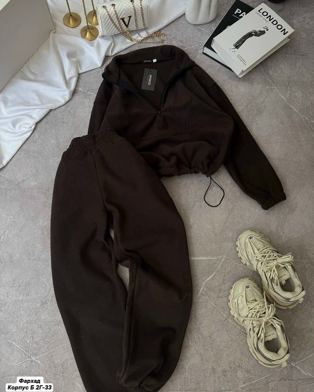 Спортивный костюм 23117987