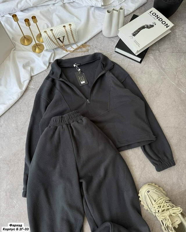 Спортивный костюм 23117987