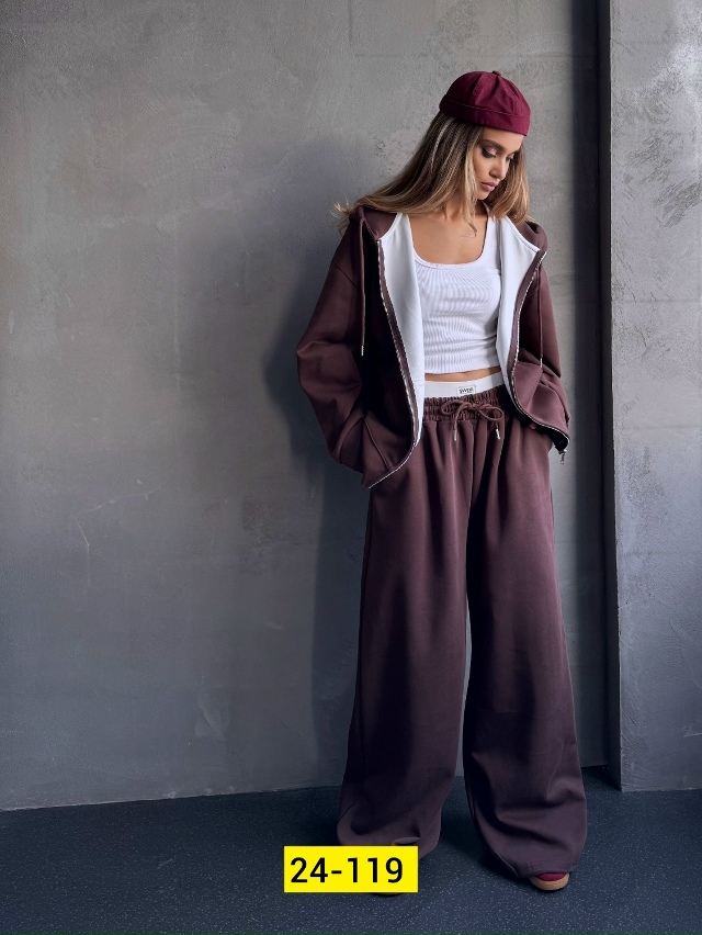 Спортивный костюм 23118628