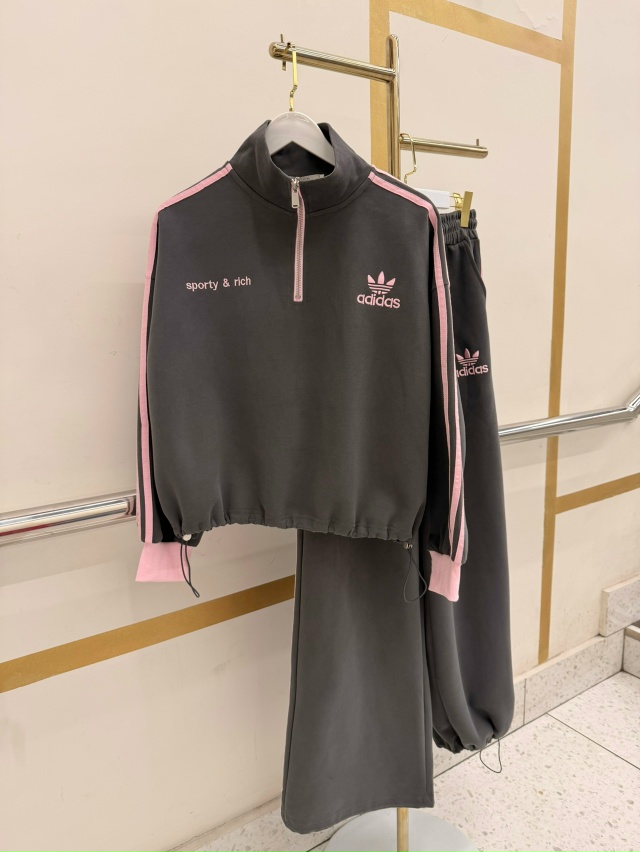 Спортивный костюм 23118563