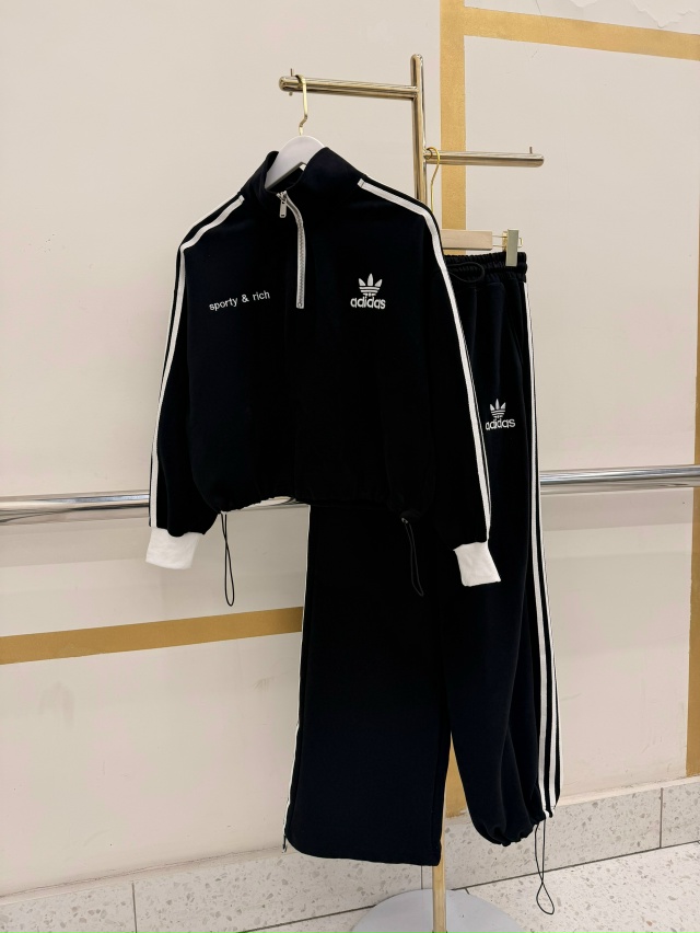 Спортивный костюм 23118563