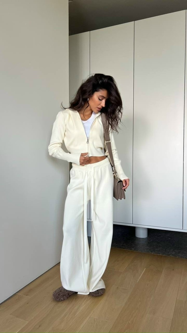 Спортивный костюм 23119963