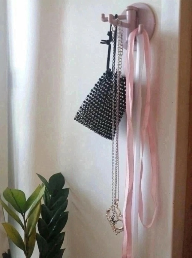 Вешалка 23119977