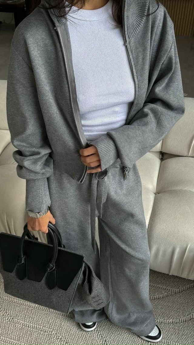 Спортивный костюм 23119963