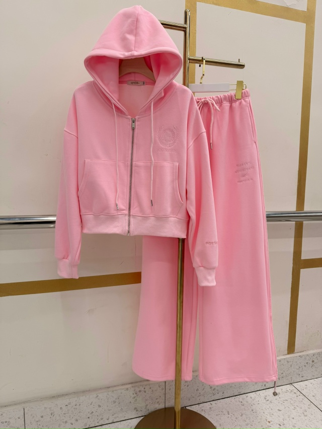 Спортивный костюм 23126574