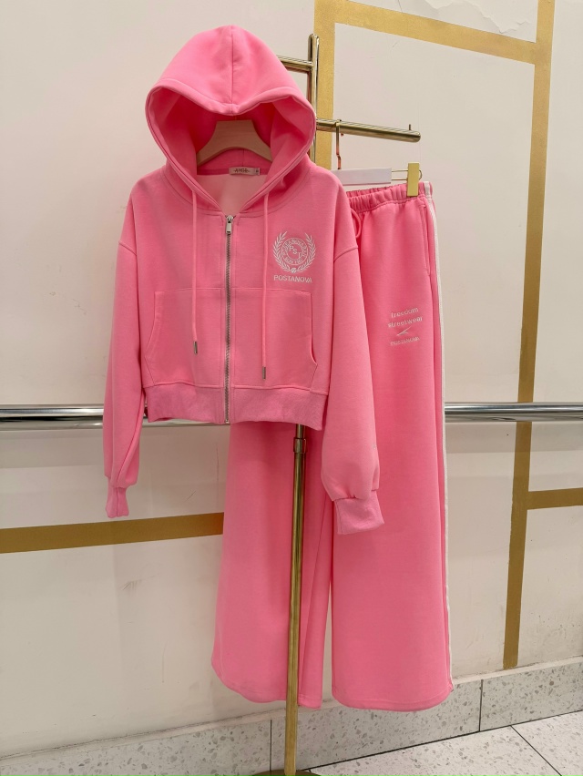 Спортивный костюм 23126574