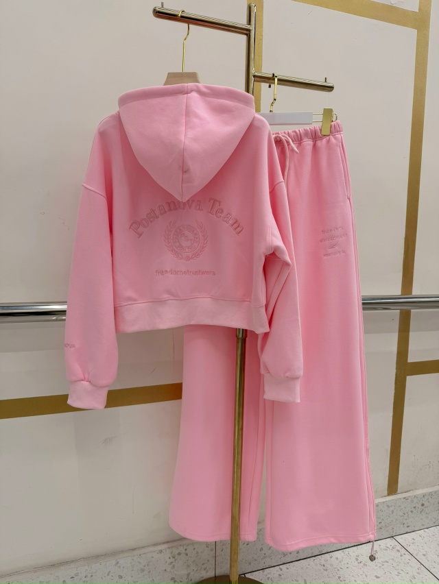 Спортивный костюм 23126574