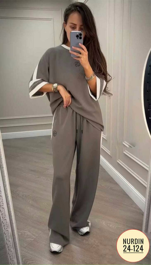 Спортивный костюм 23130578