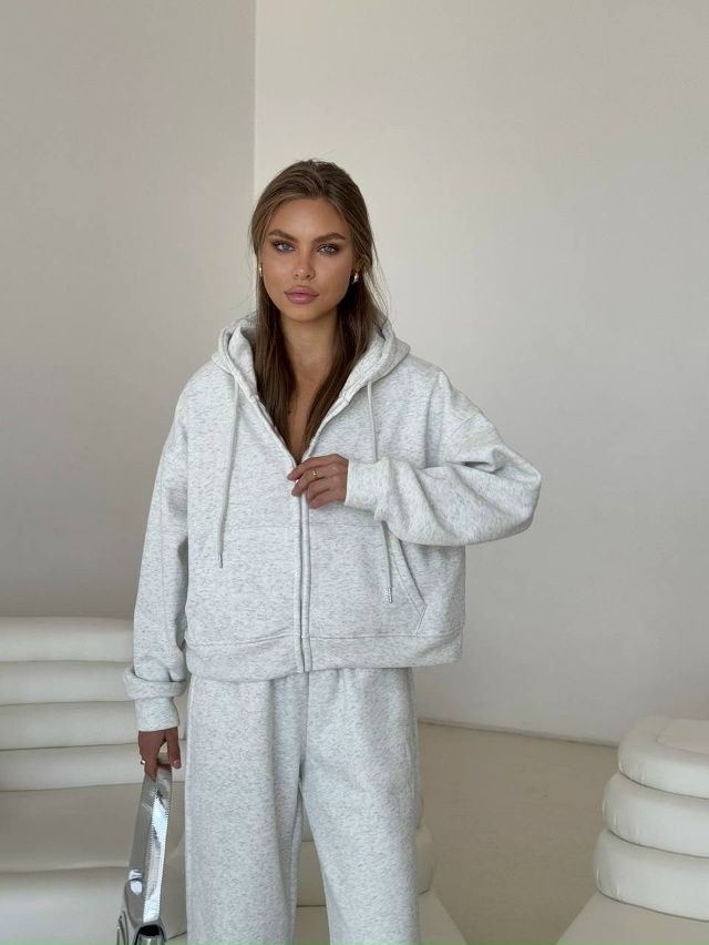 Спортивный костюм 23134824