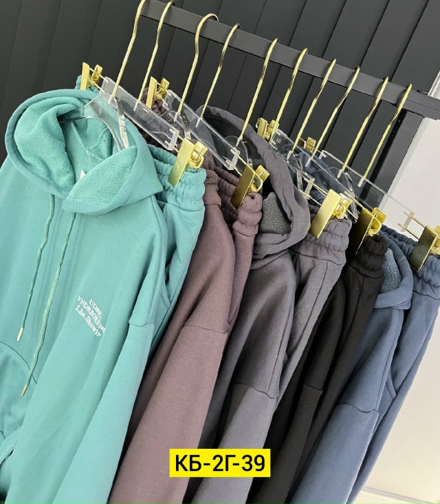 Спортивный костюм 23135262