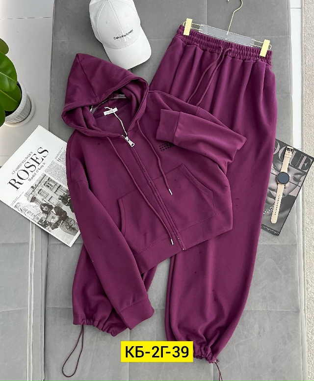 Спортивный костюм 23135339