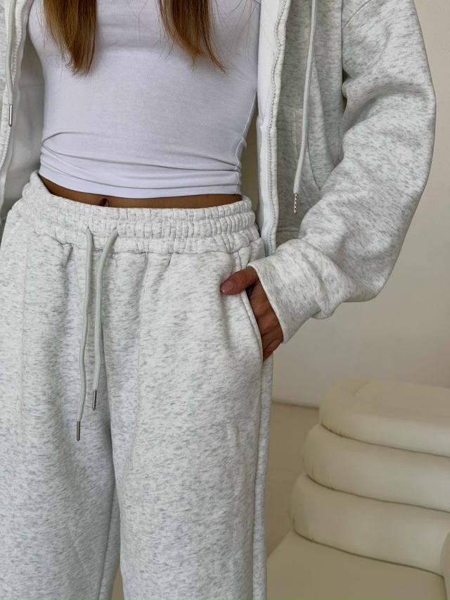 Спортивный костюм 23134824