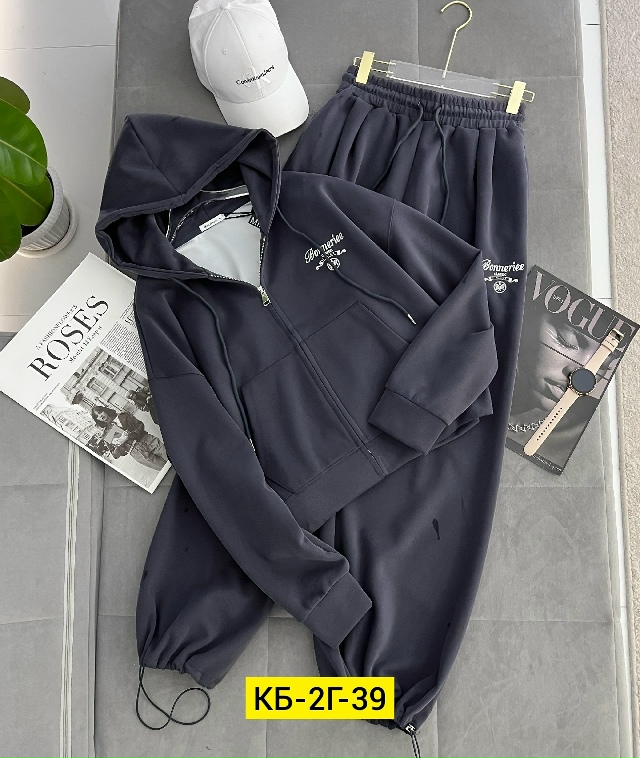 Спортивный костюм 23135339