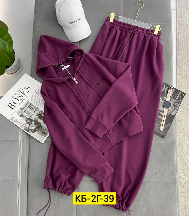 Спортивный костюм 23135339