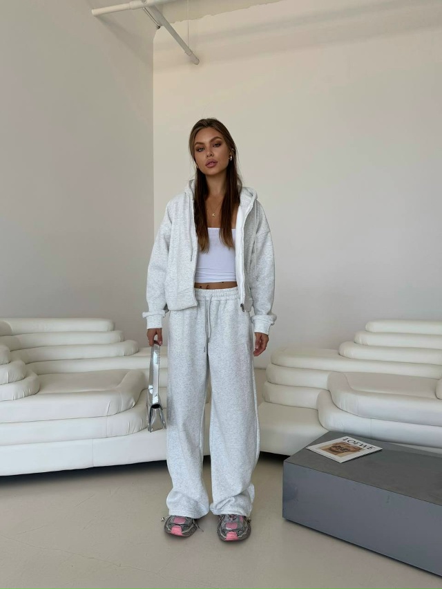 Спортивный костюм 23134824