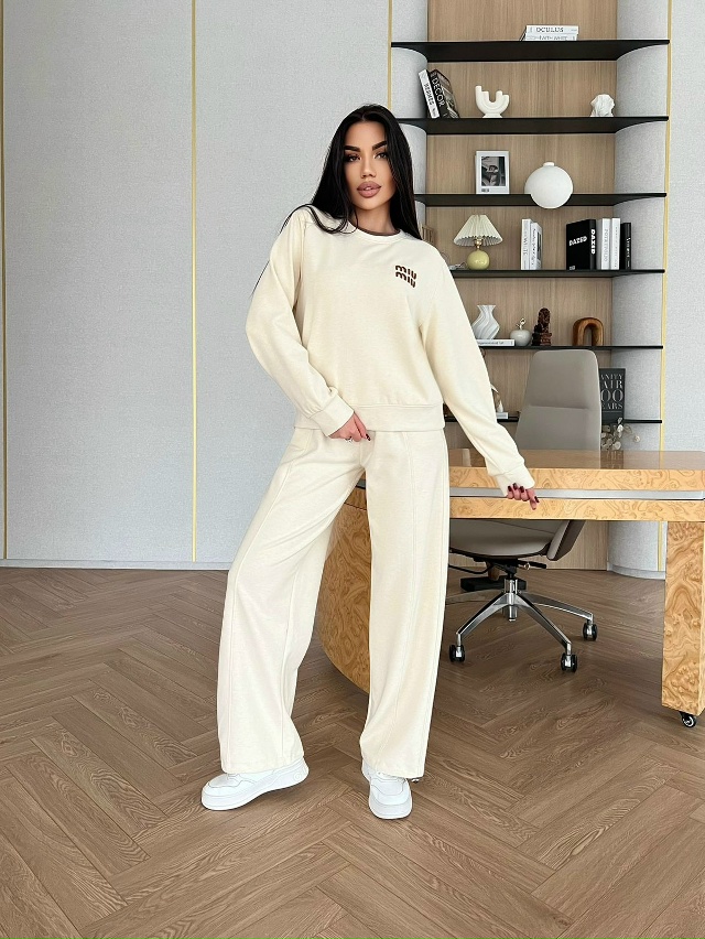 Спортивный костюм 23138485