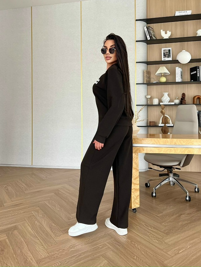 Спортивный костюм 23138485