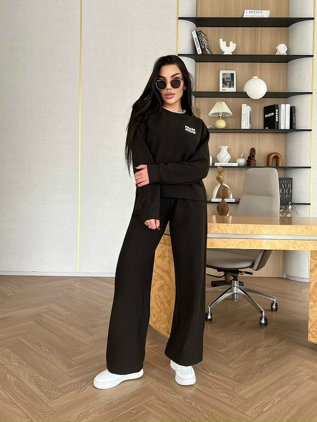 Спортивный костюм 23138485